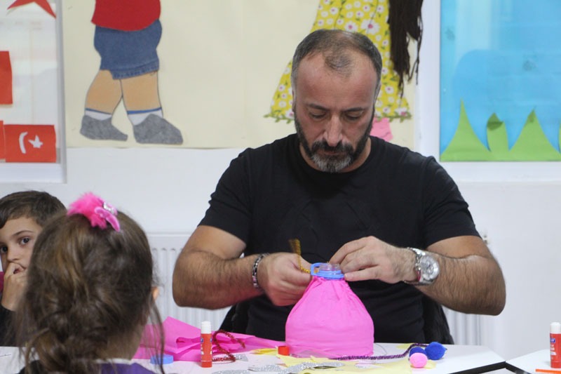 Odak öğrencileri mutluluk için ışık yaktı