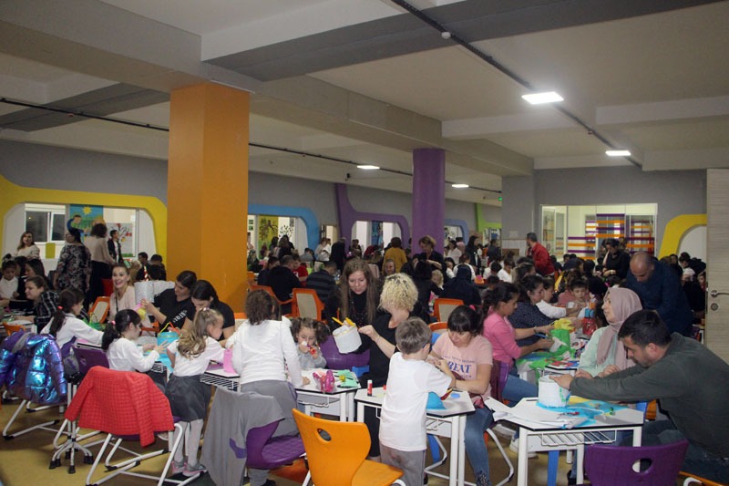 Odak öğrencileri mutluluk için ışık yaktı