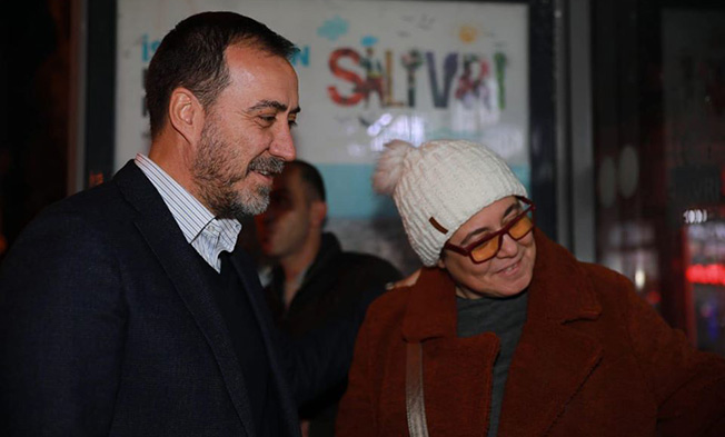 Başkan Yılmaz, deprem sonrası sokaktaydı