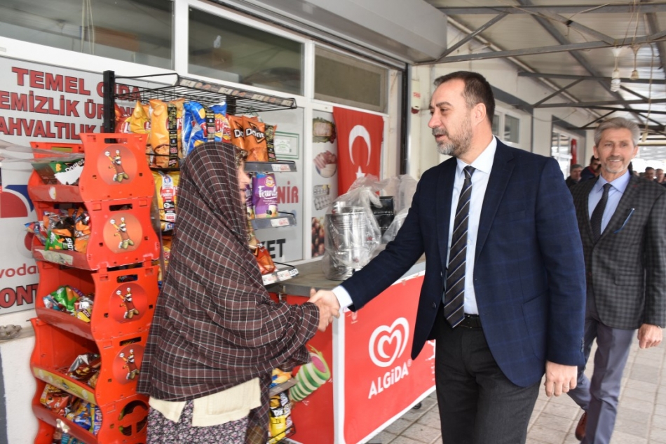 Başkan Yılmaz, mahalle mahalle eksikleri çıkartıyor