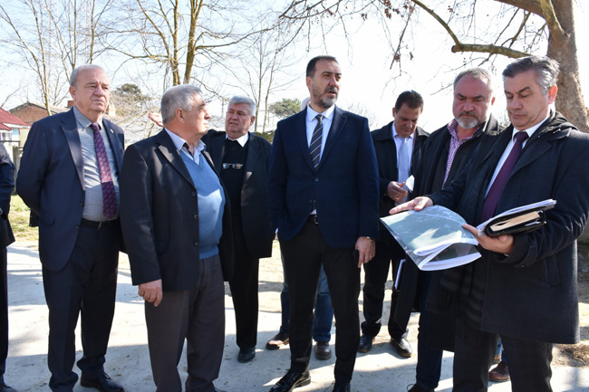 Başkan Yılmaz, mahalle mahalle eksikleri çıkartıyor