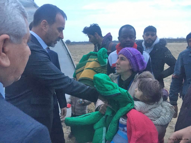 Yılmaz, mültecilerin olduğu sınır bölgesinde!