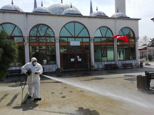 Her yer dezenfekte ediliyor