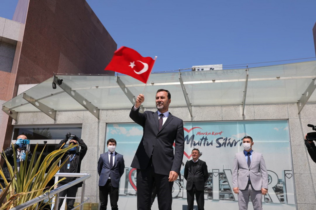 Mobil bandolar evlerinde kalan Silivrilileri eğlendirdi