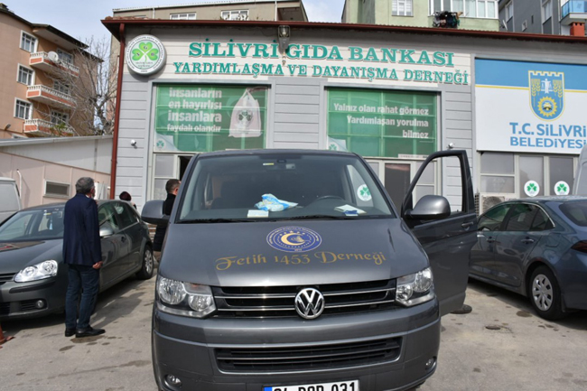 Hayırseverlerin yardımları devam ediyor