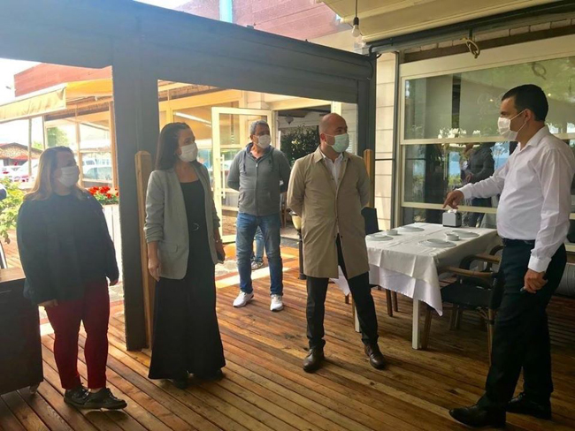 MHP'den esnafa 'hayırlı olsun' ziyareti