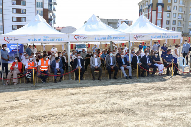 Yüzme havuzunun temeli atıldı