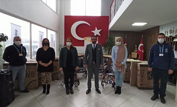 Çizgi Koleji, 30 adet tekerlekli sandalye bağışladı