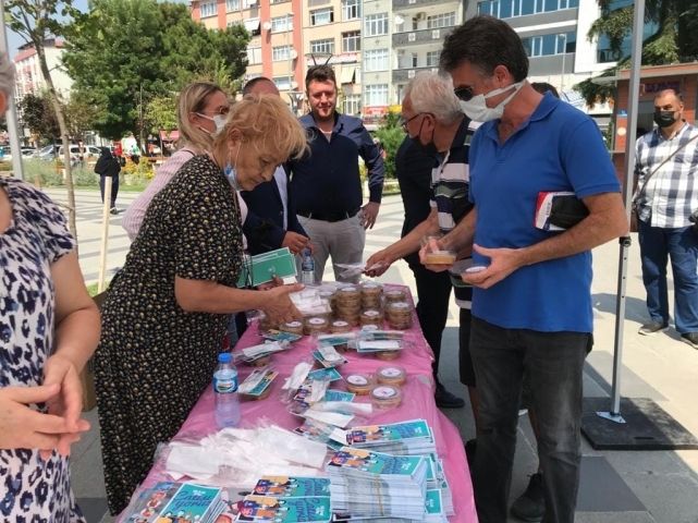 CHP'den aşure ikramı