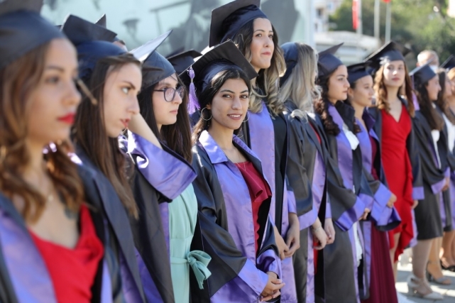 TÜRAM ilk mezunlarını verdi