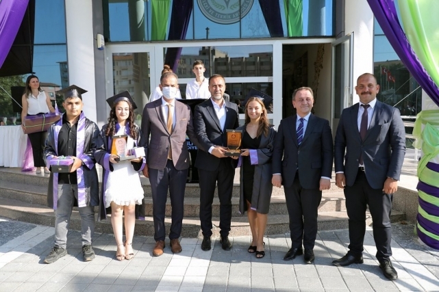 TÜRAM ilk mezunlarını verdi