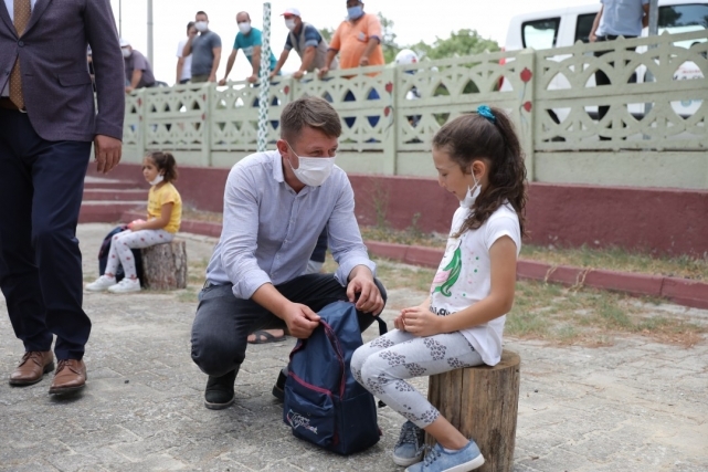 Çanta ve kırtasiye malzemeleri belediyeden