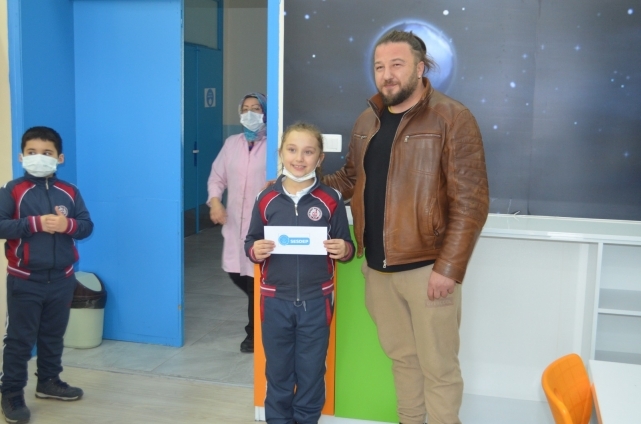 Öğrencilere ingilizce seti SESDEP'ten