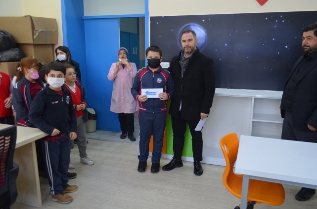 Öğrencilere ingilizce seti SESDEP'ten