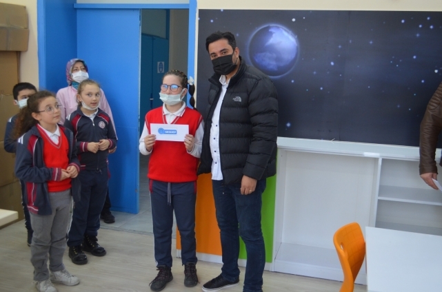 Öğrencilere ingilizce seti SESDEP'ten