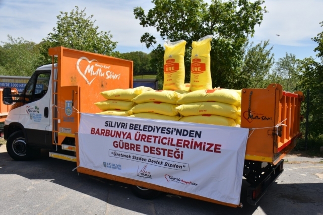 Kadın çiftçilere gübre dağıtıldı