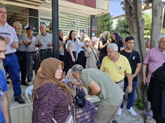 Zeynep Akkan dualarla uğurlandı!
