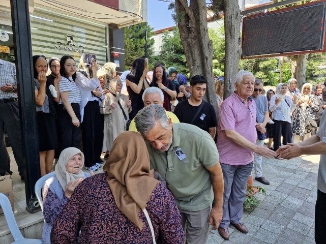 Zeynep Akkan dualarla uğurlandı!