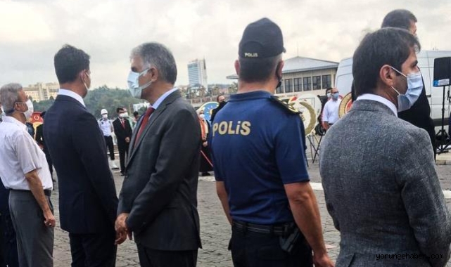 Sırtını döndün de ne oldu?