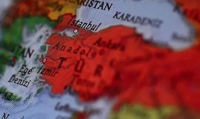 ABD'li siyaset bilimciden Türkiye'ye övgü
