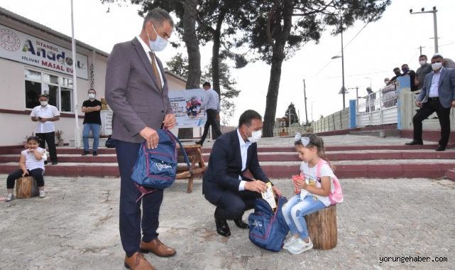 Çanta ve kırtasiye malzemeleri belediyeden