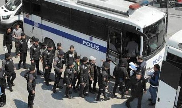 Fatih'te 250 kaçak göçmen yakalandı