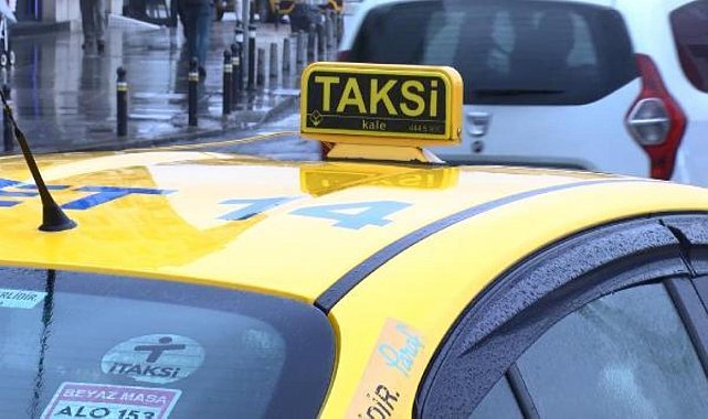 Taksilerde "akıllı tepe lambası" tartışması