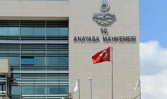 AYM başkanı Zühtü Arslan kimdir?