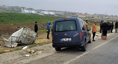 Silivri'de hafif ticari araç kağıt toplayıcısı çocuklara çarptı: 2 yaralı