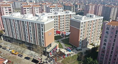 Varnalı konutlarında anahtar ve tapu teslim sevinci