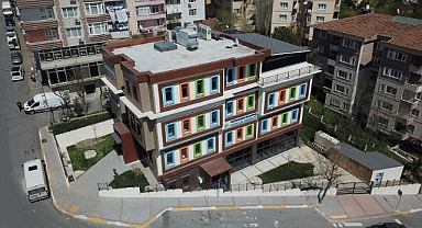 Küçükçekmece'nin en genç mekanı "Gençlik Merkezi" açıldı
