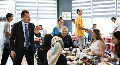 Balcıoğlu, belediye personeli ile öğle yemeğinde buluştu