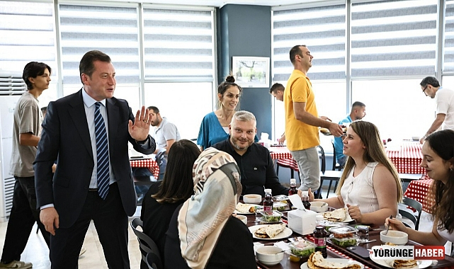 Balcıoğlu, belediye personeli ile öğle yemeğinde buluştu