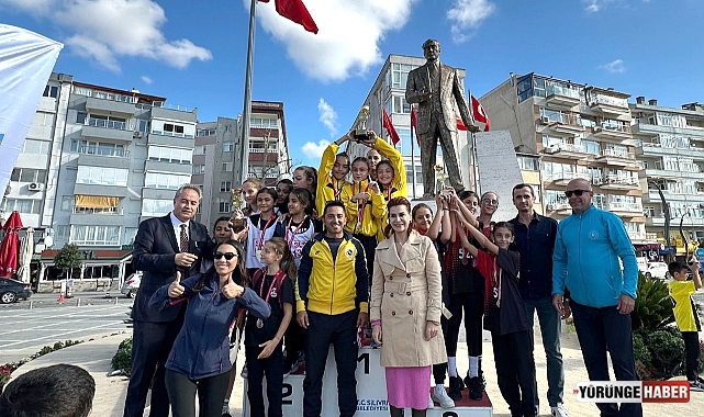 Silivri'de 29 Ekim Cumhuriyet Koşusuna 500 sporcu katıldı 