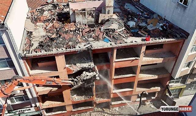 Silivri’de Riskli Binalar Bir Bir Yıkılıyor
