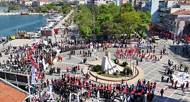Silivri’de 19 Mayıs Coşkusu çelenk sunma töreniyle başladı